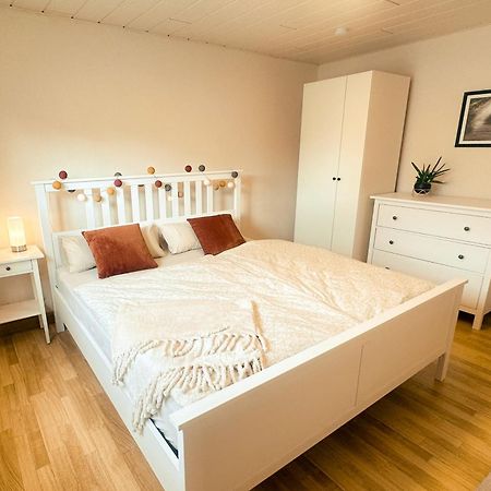 Gemuetliche Ferienwohnung In Der Eifel - Naehe Mosel Bausendorf Екстер'єр фото